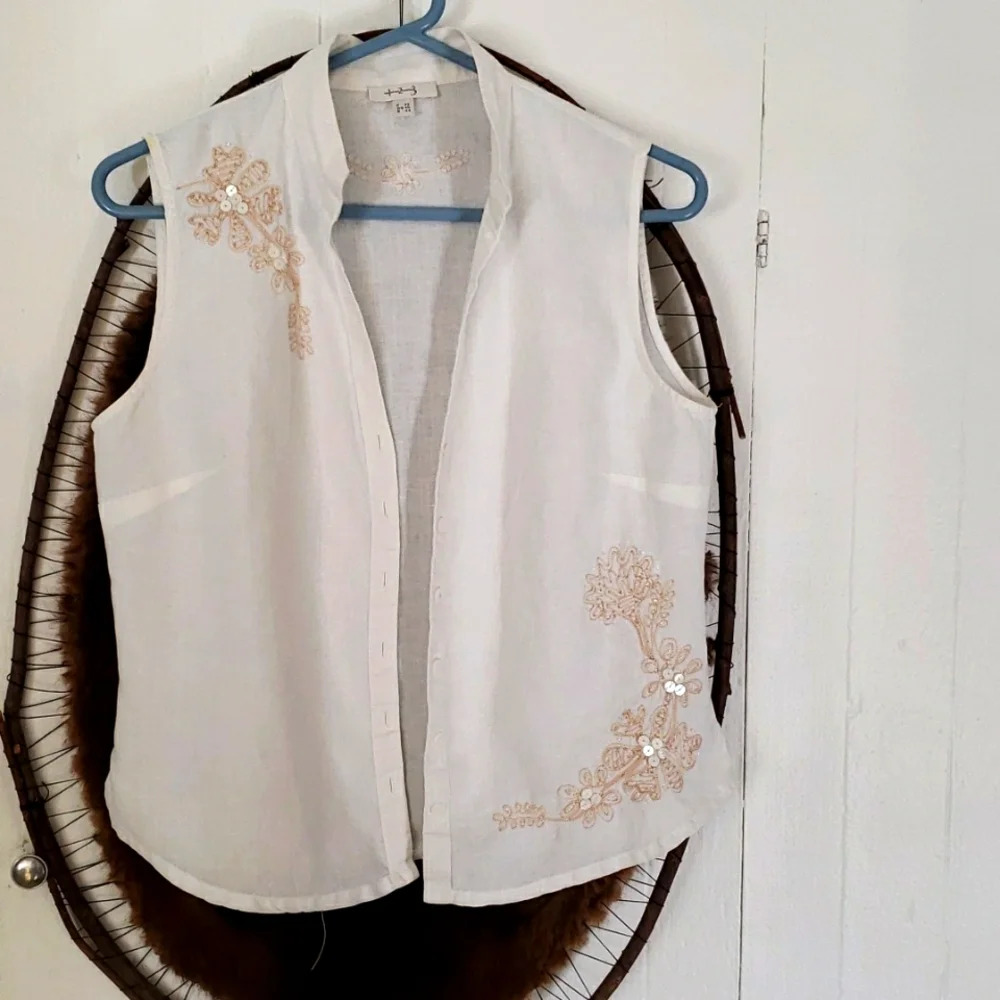 Ladies linen vest - Picture 1 of 10